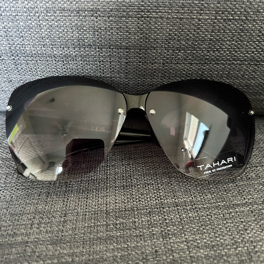 NWT TAHARI SUNGLASSES EYEWEAR ACCESSORY - Picture 3 of 11